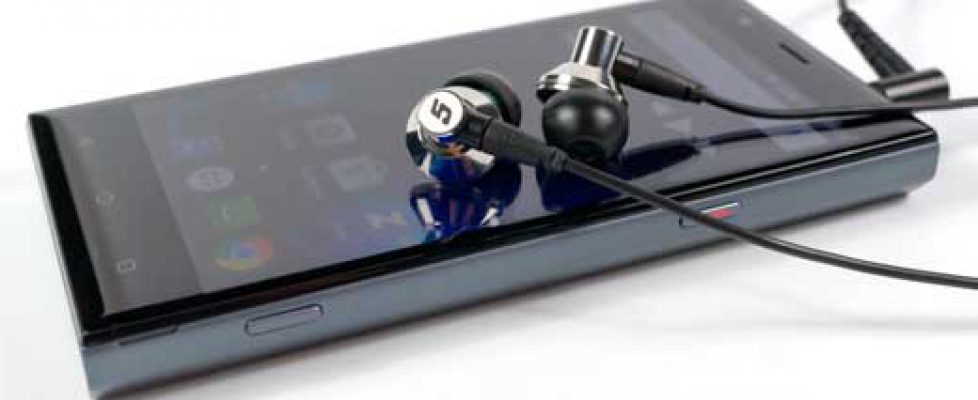 Highscreen Boost 3 — долгоиграющий музыкальный смартфон
